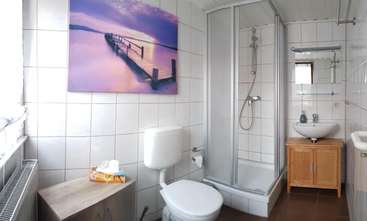 Gaestezimmer & Ferienwohnungen Thon Herbsleben Kültér fotó