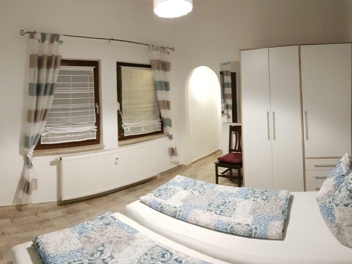 Gaestezimmer & Ferienwohnungen Thon Herbsleben Kültér fotó